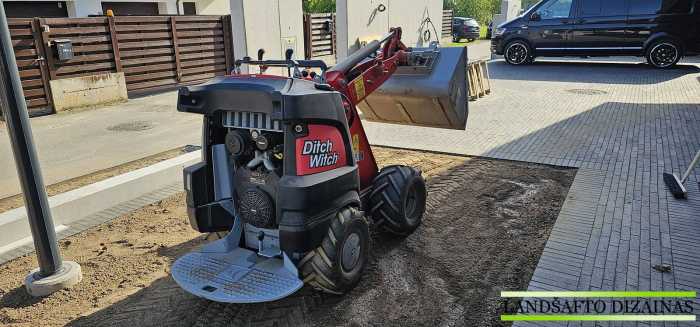 Mini krautuvas Ditch Witch r300